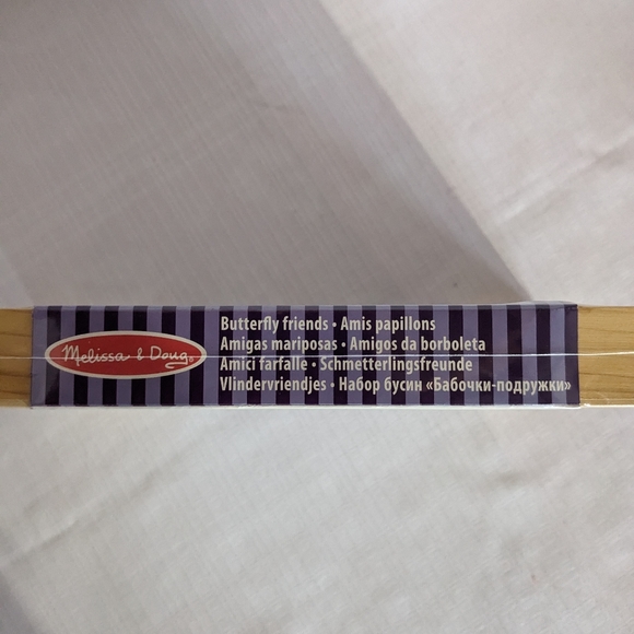 Factory sealed Melissa and Doug wooden bead set (butterfly friends) age 4+ - Picture 3 of 6